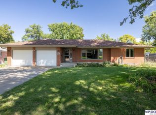 14540 Oak Ln, Waverly, NE 68462