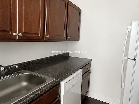 2nd image of 4866 N Magnolia Ave #209N