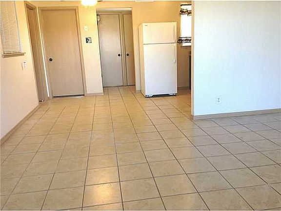3rd image of 10009 Sugarberry Ave