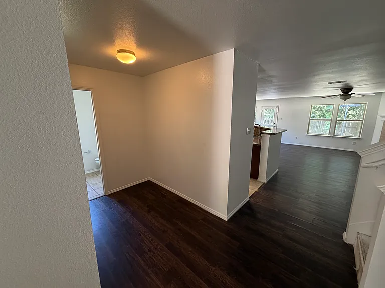1223 Alhambra Dr — Photo 10