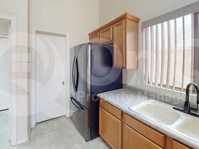 1710 E South Mountain Ave — Photo 8