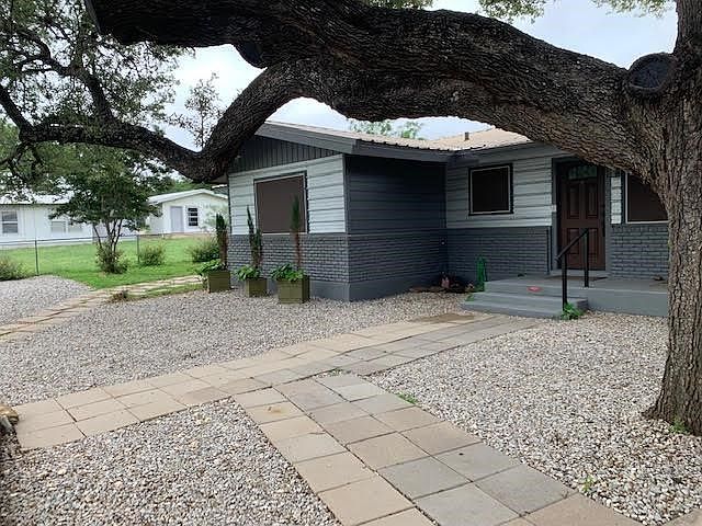 1st image of 411 Avenue G