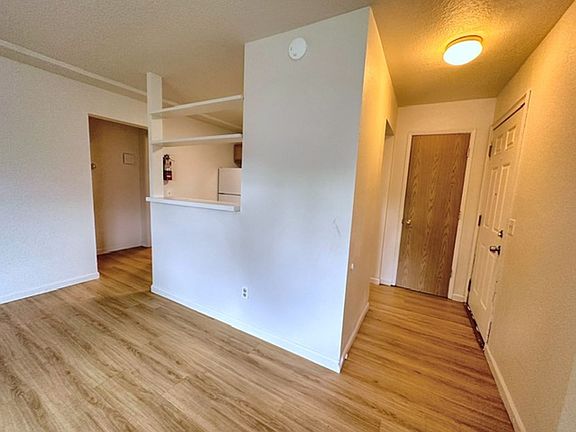 2nd image of 618 E 9th Ave #5