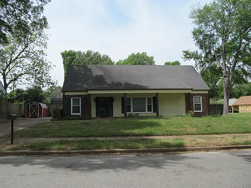 3111 Estes St Photo 1
