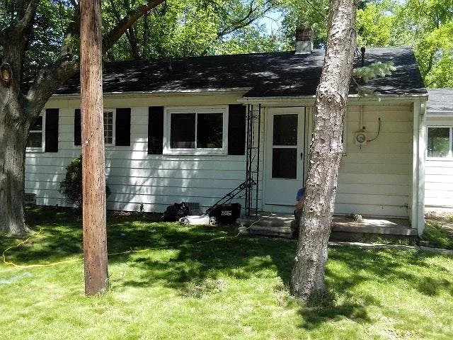 3 bed, 1100 sqft, $1,350 — Photo 2