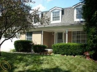 5876 Larkins Dr, Troy, MI