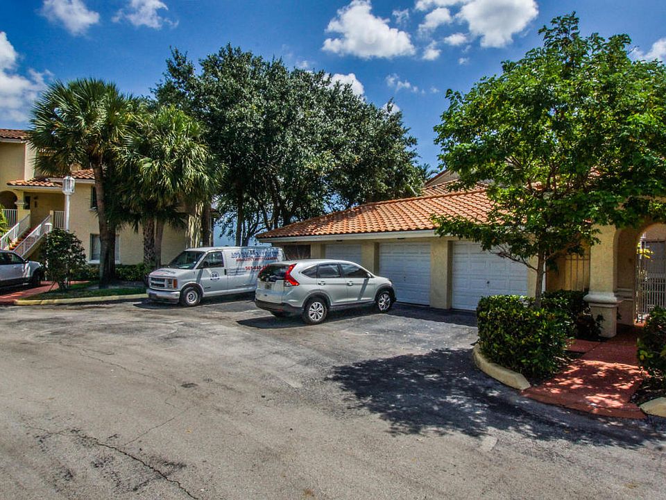 2nd image of 11301 Glenmoor Dr #2