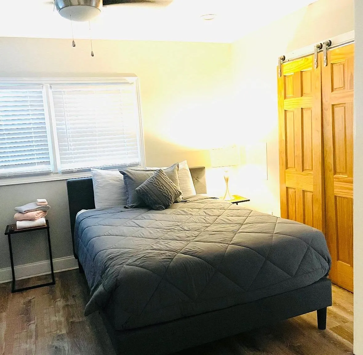 4 bed, 4.0 bath, 2000 sqft, $1,118 — Photo 1