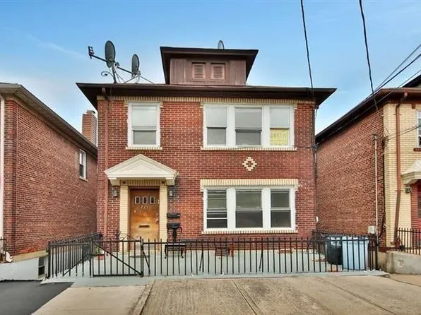 711 Grand Avenue image 1 of 2