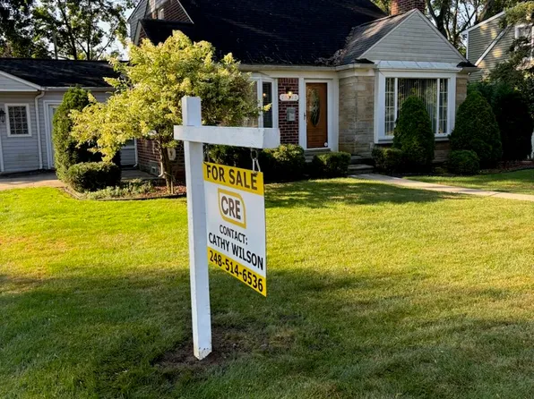 17211 Kirkshire Ave, Beverly Hills, MI 48025