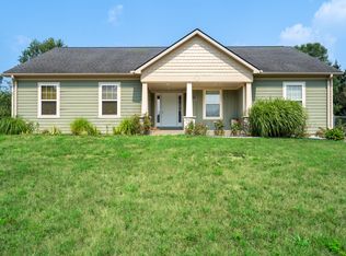 204 Corwin Meadows Dr, Lawrence, MI 49064