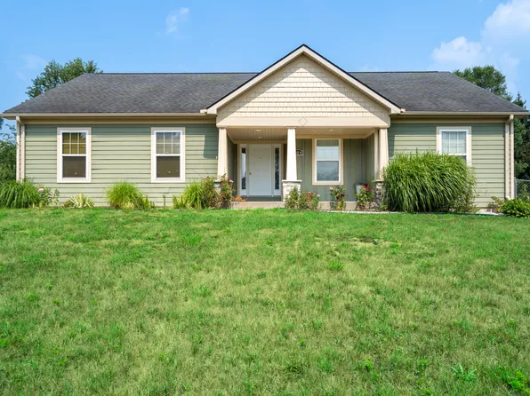 204 Corwin Meadows Dr, Lawrence, MI 49064