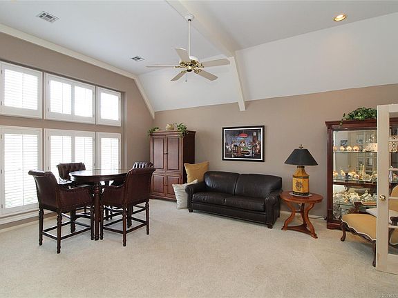 5th image of 2808 Montrose Dr