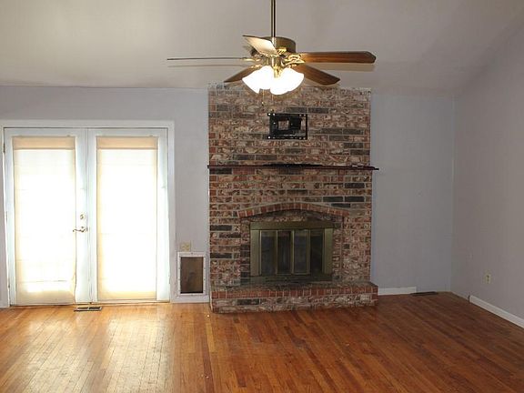 3rd image of 20401 E 17th Ter N