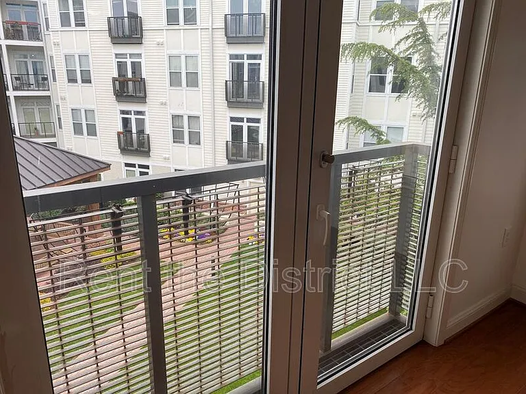 1391 Pennsylvania Ave SE #420 — Photo 5