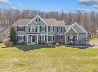 217 Starksboro Dr, Camillus, NY 13031