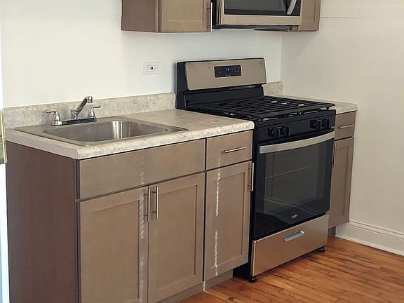 2nd image of 1101 N Avers Ave #16060154