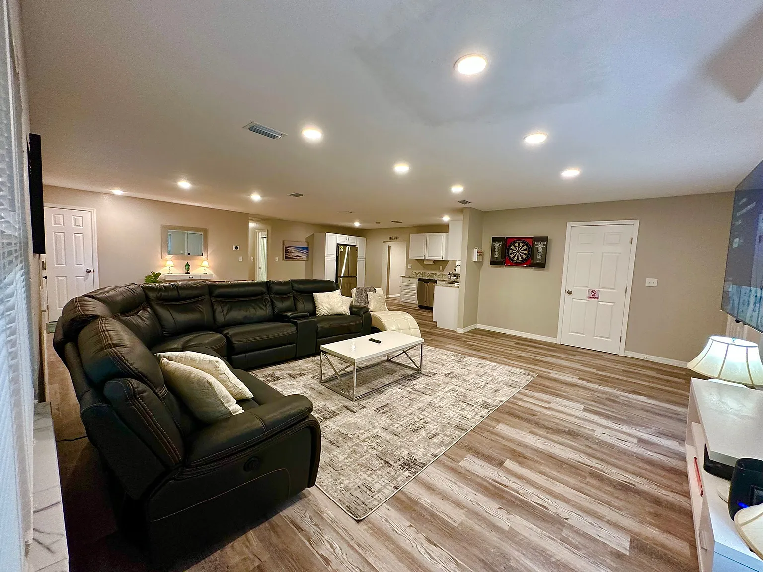 5 bed, 2208 sqft, $3,800 — Photo 1