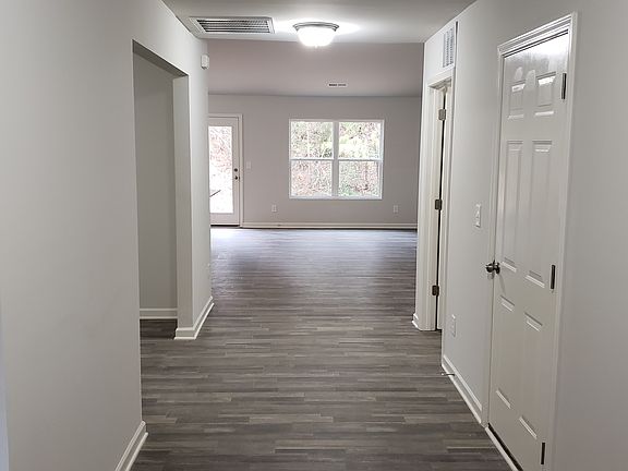 2nd image of 1121 Amberlight Cir