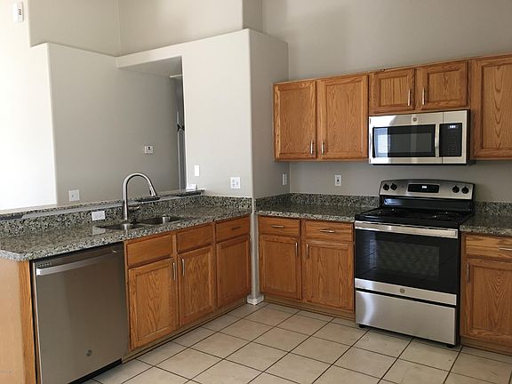 4th image of 6835 N 77th Ln