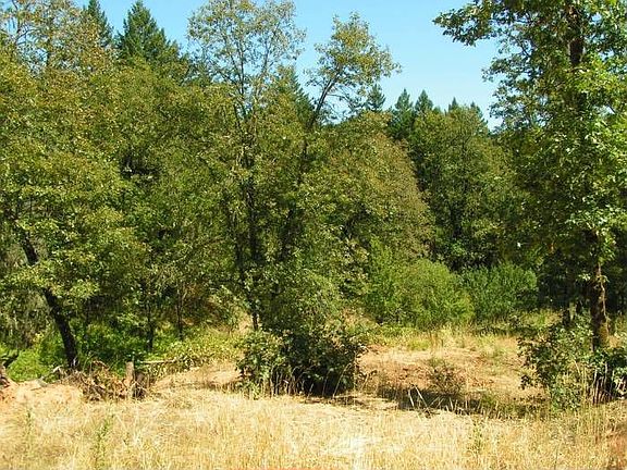 5th image of 12138 Redwood Hwy
