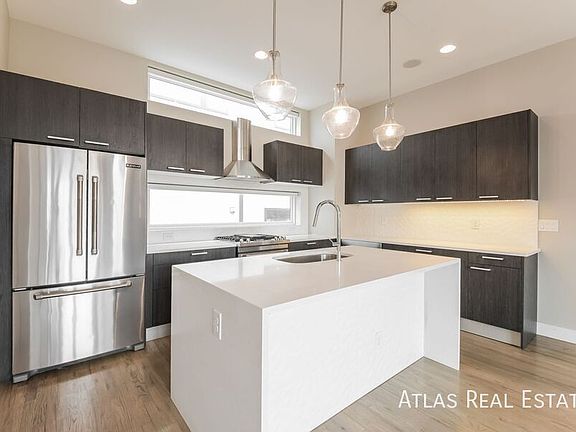 4th image of 2121 N Marion St #4