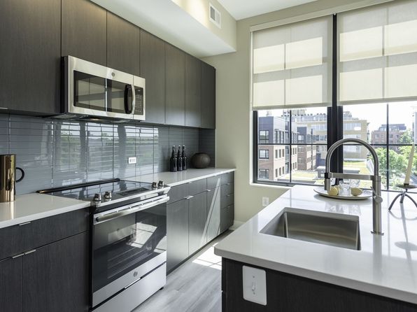 713 Lamont St NW #402