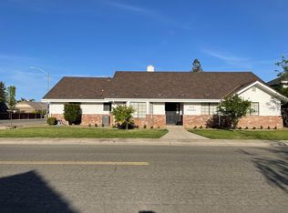 900 Interlaken Dr, Lodi, CA 95242
