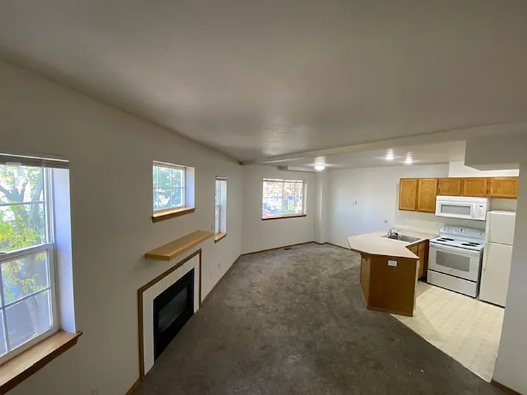 5513 N Driscoll Blvd — Photo 4