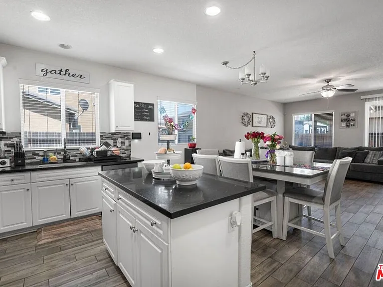 3056 Janine Ave — Photo 12
