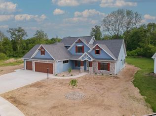747 Skillet Ave, Huntertown, IN