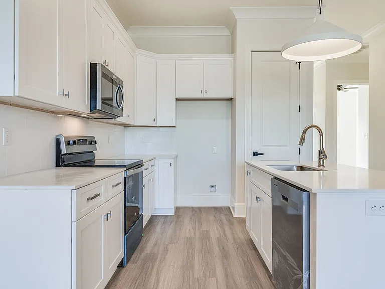 102 Perth Pl — Photo 64