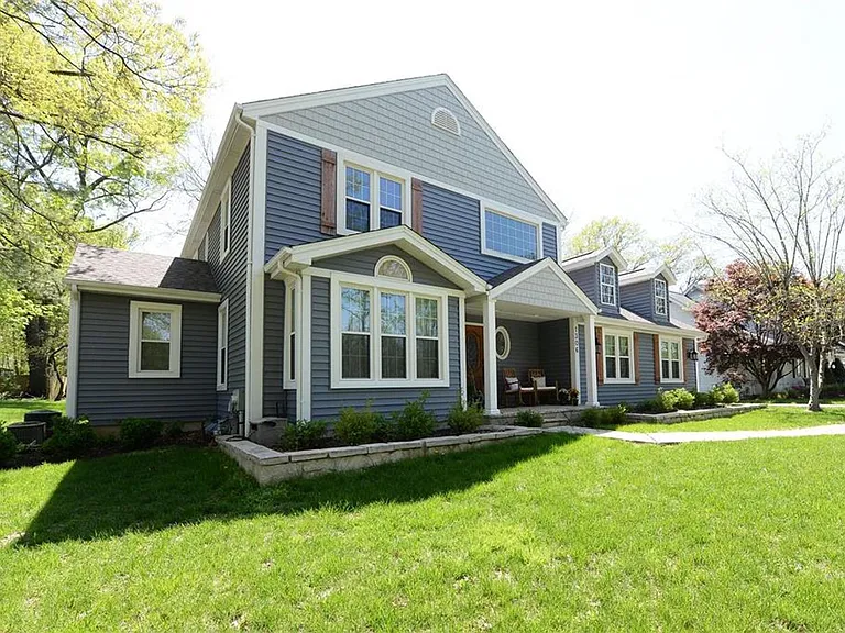 1306 S Geyer Rd — Photo 2