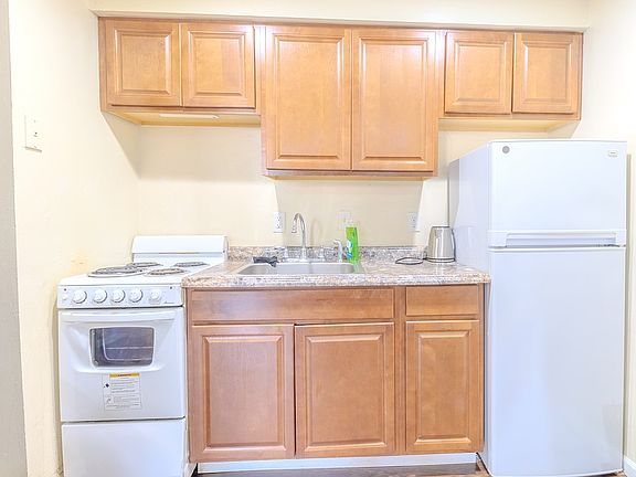 5th image of 5801 Lincoln Ave