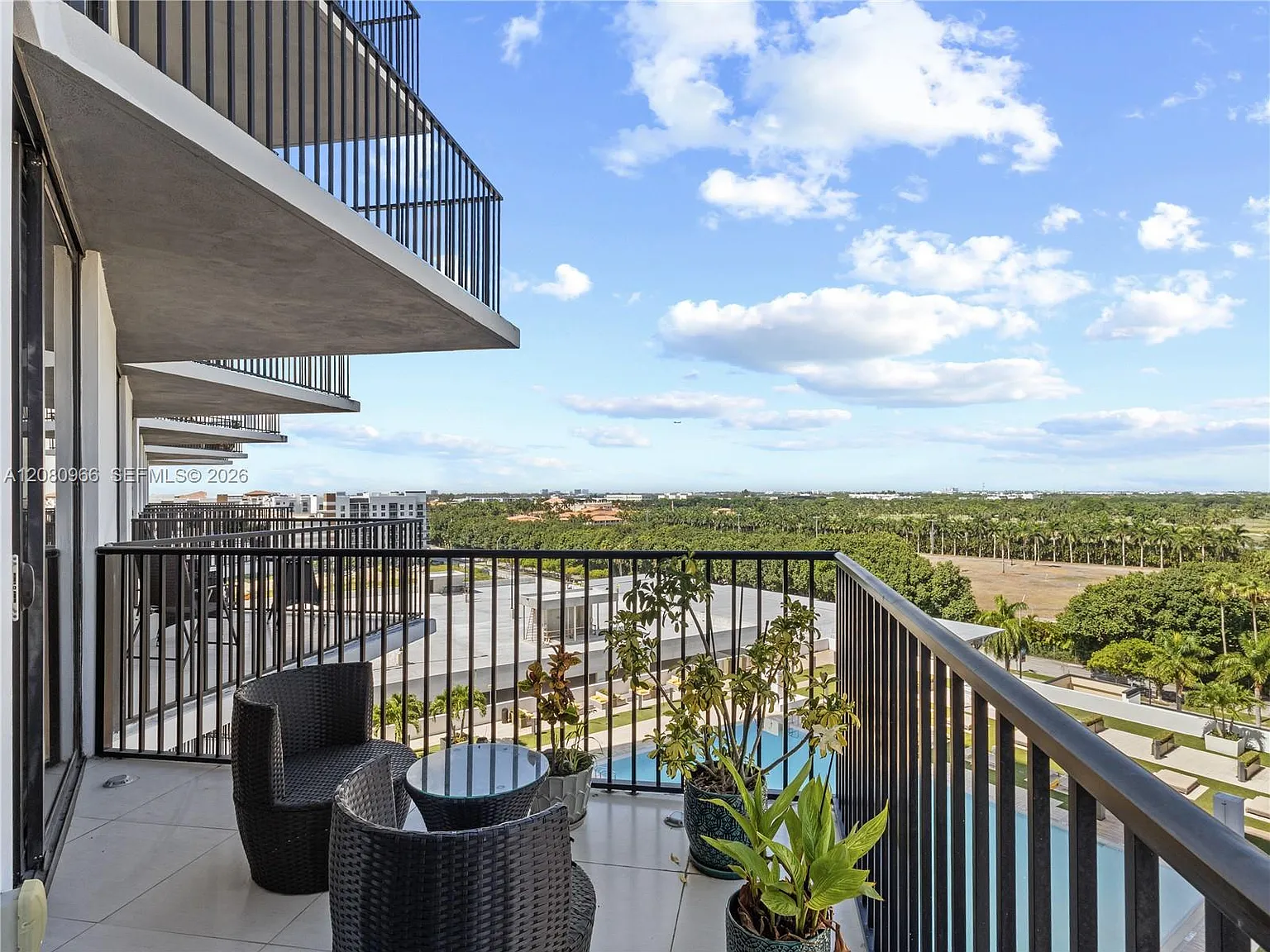 5252 Paseo Condo — Photo 2