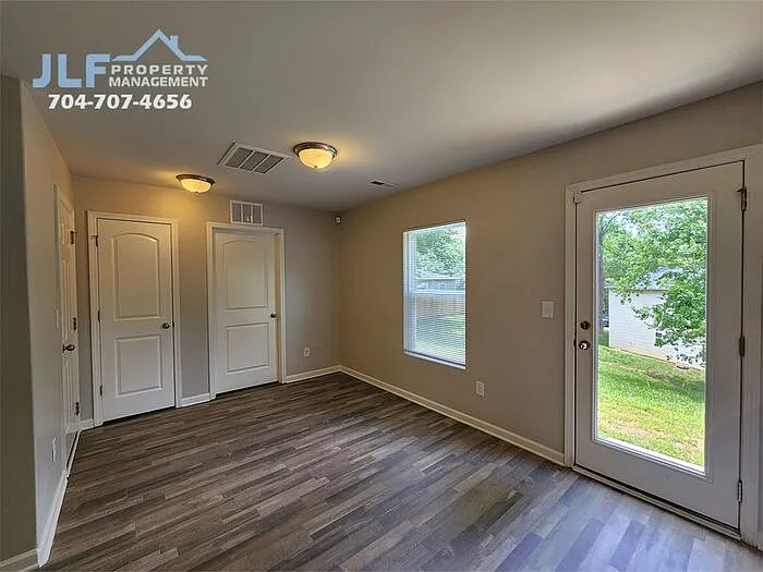 1127 Oswald T Dr — Photo 6
