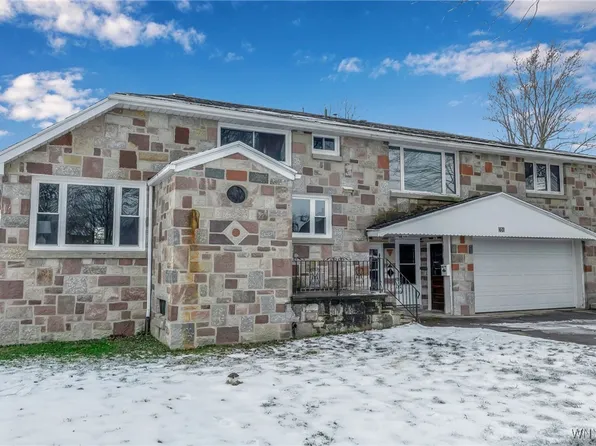 60 Evelyn Ave, West Seneca, NY 14224