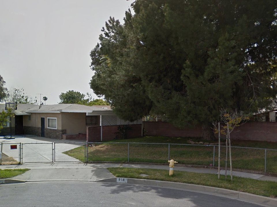 1st image of 918 E Flora St
