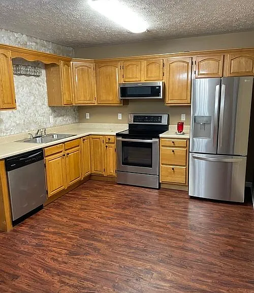 1320 Holyoke St — Photo 3