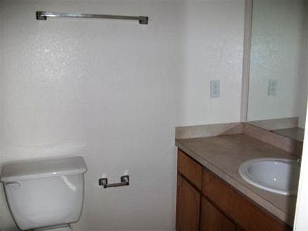 2803 Vernice Loop (7) (Small)bathroom_12212015