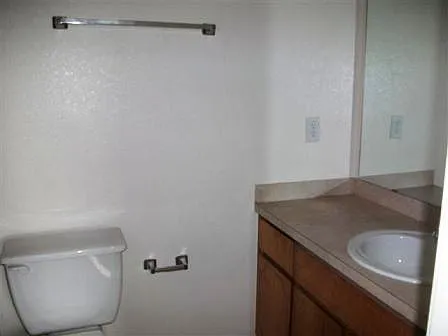 2803 Vernice Loop (7) (Small)bathroom_12212015
