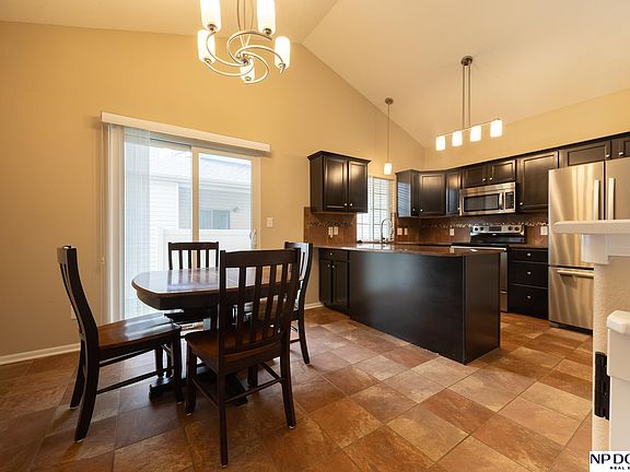 3rd image of 8148 Regent Dr