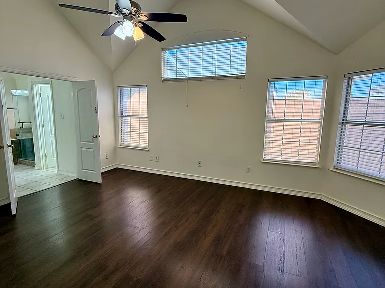 555 Southridge Way #555 — Photo 31