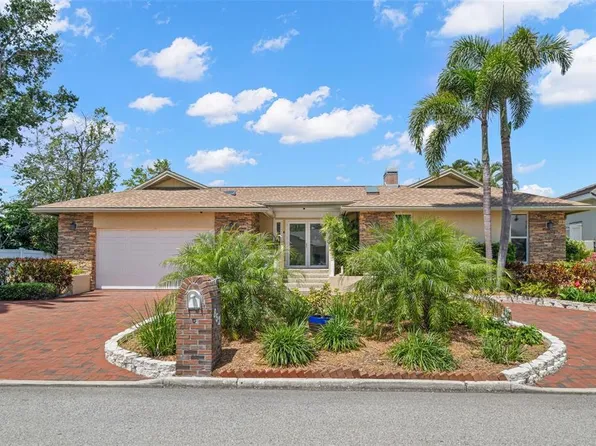 852 3rd Ave S, Tierra Verde, FL 33715