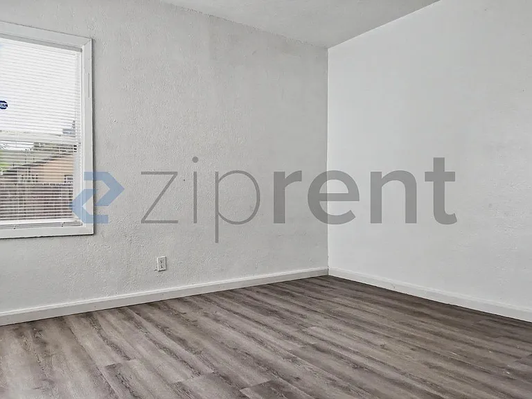 4309 32nd St — Photo 22