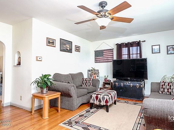 5th image of 118 N Grace Ave