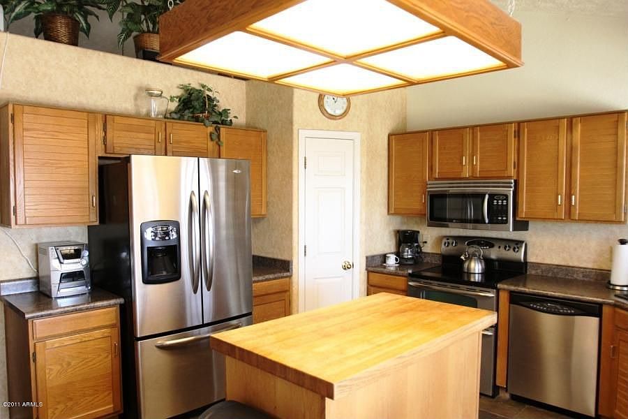 2nd image of 2921 E Redwood Ln