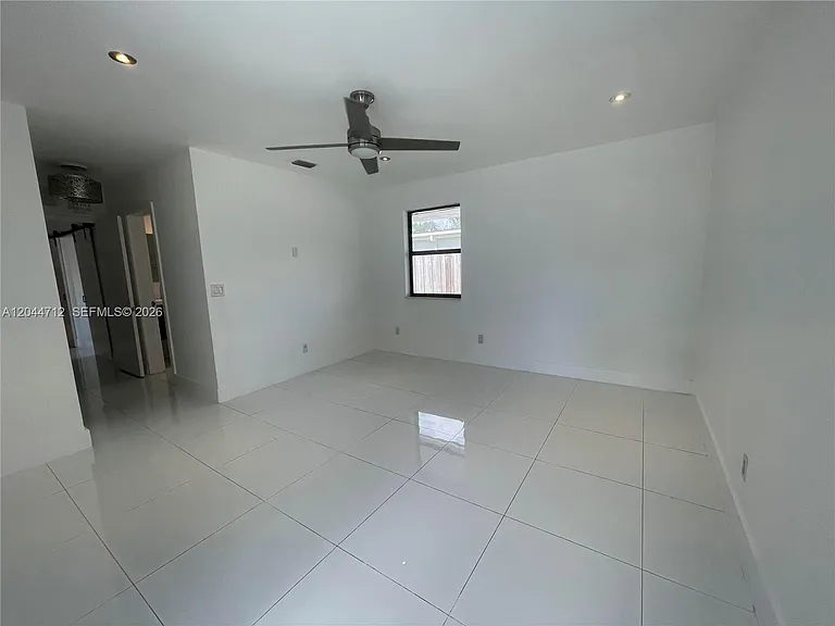 2115 Alamanda Dr — Photo 19