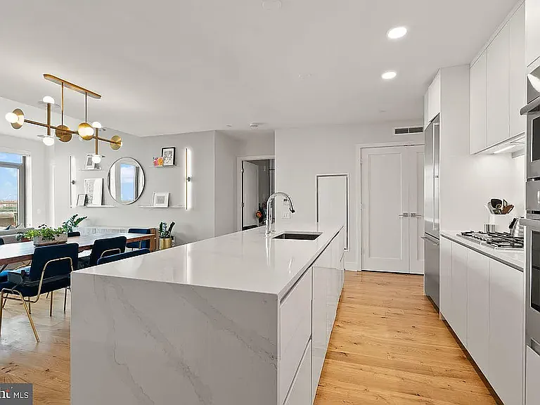 1211 Van St SE #Penthouse 4 — Photo 7
