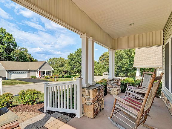 4th image of 8135 Golden Oak Ln